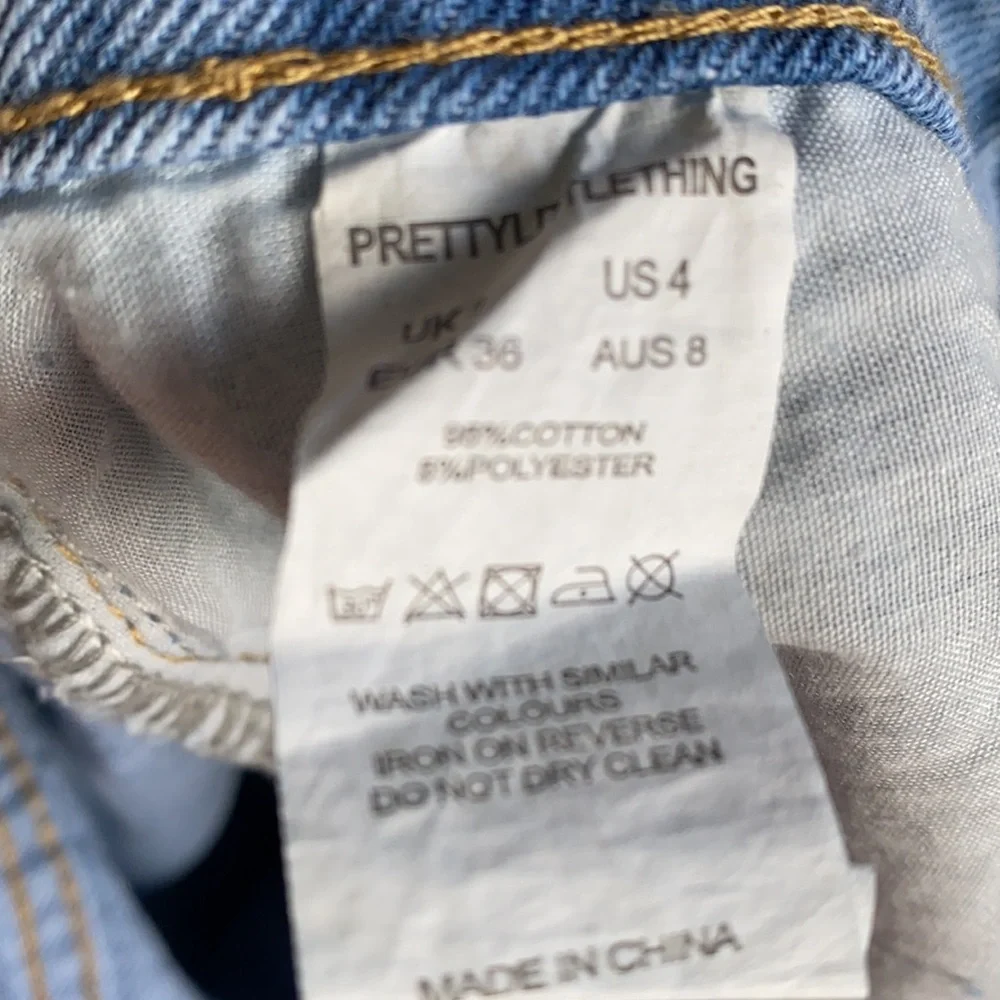 Pretty Little Thing Petite Knee Rip Light Blue Wash Long Leg Straight Je… - Picture 8 of 8